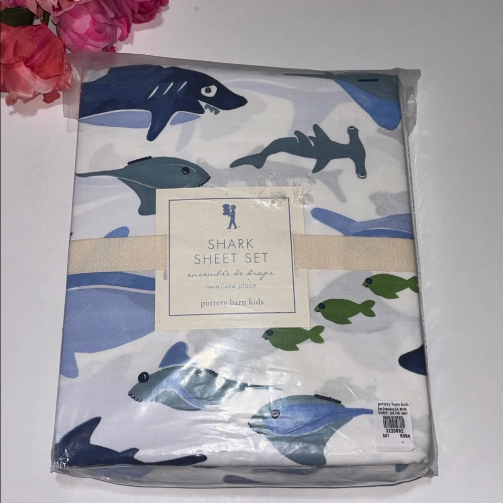 Pottery Barn Kids Sharks Sheet Set TWIN NEW